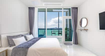 Yeosu Hemiswi SPA Pension