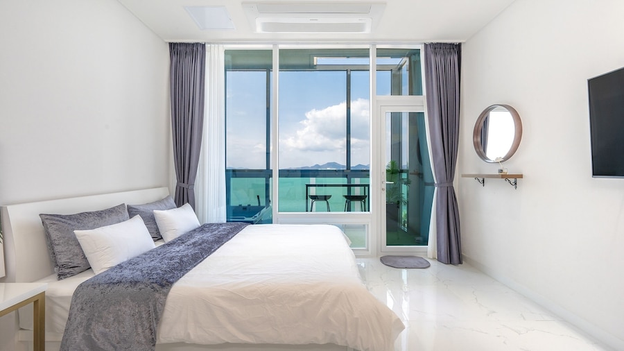 Yeosu Hemiswi SPA Pension