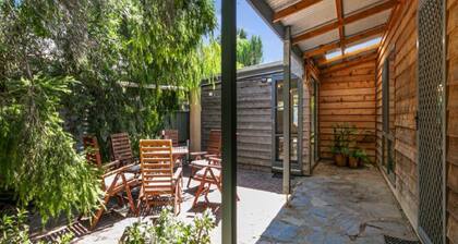 Sea-Vine Hideaway by Wine Coast Holiday Rentals