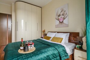 1 habitación, tabla de planchar con plancha, wifi y ropa de cama 
