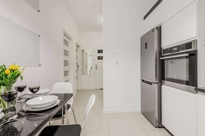 Dining - Lumina stylish apart with parking in City Center (Lódz)