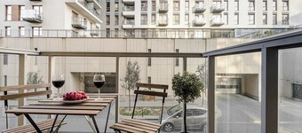 Lumina stylish apart with parking in City Center