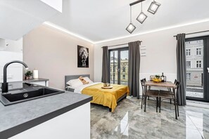 1 bedroom, iron/ironing board, WiFi, bed sheets