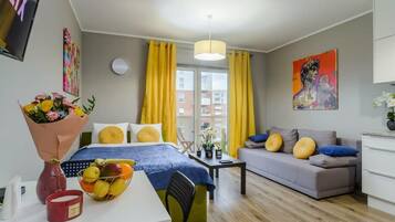 Iron/ironing board, WiFi, bed sheets