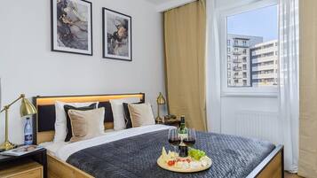 2 soverom, strykejern/-brett, reiseseng for barn og wi-fi