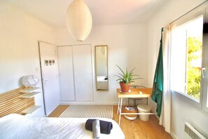 4 quartos, Wi-Fi de cortesia, roupa de cama