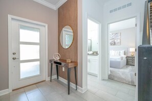 4 chambres, fer et planche à repasser, lit parapluie, Wi-Fi gratuit