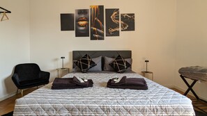 2 Schlafzimmer, Schreibtisch, Bügeleisen/Bügelbrett, WLAN