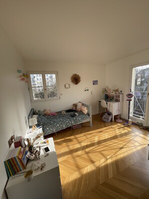 4 間睡房、熨斗/熨衫板、Wi-Fi、床單