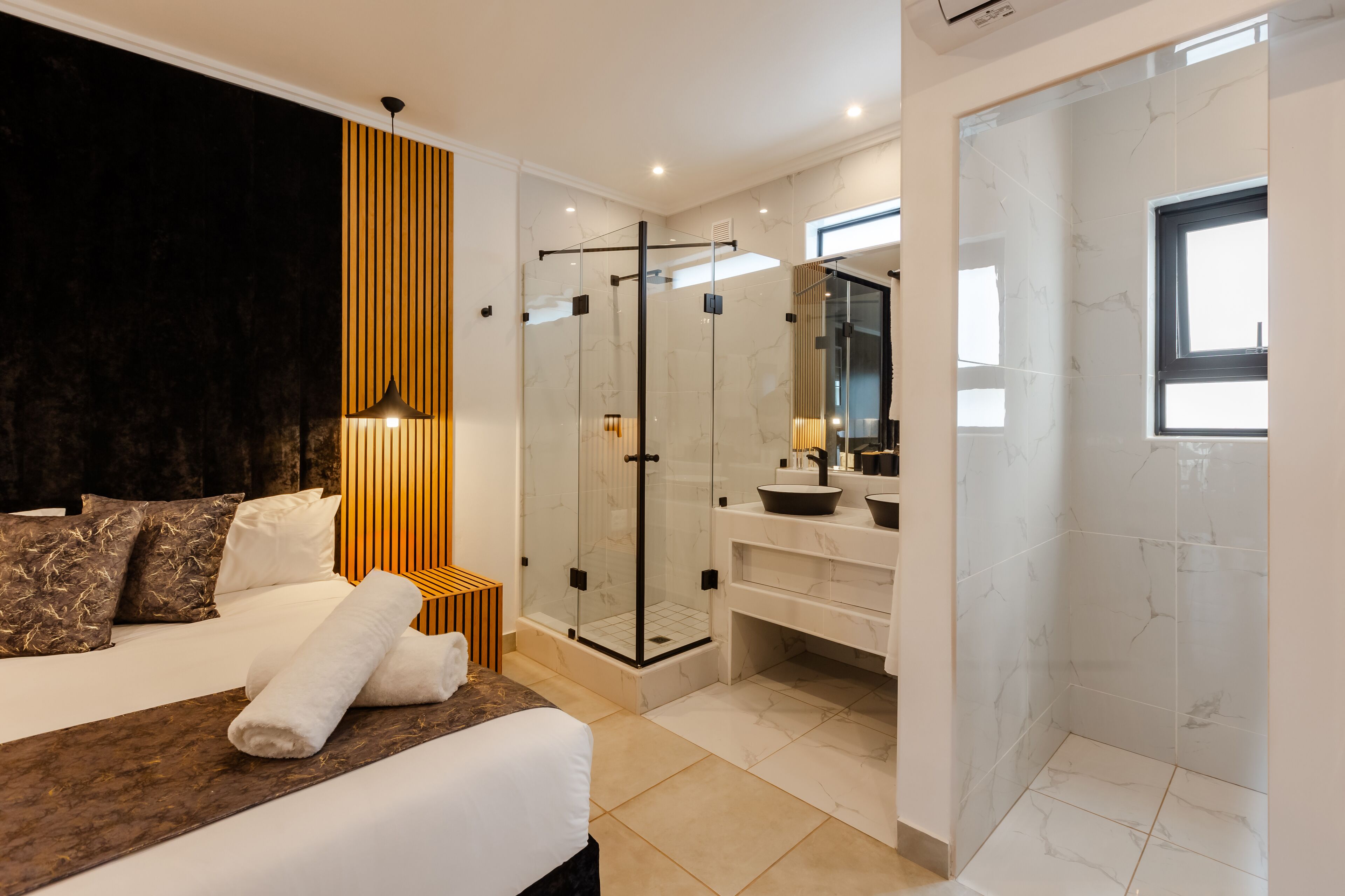 Deluxe Apartment | Bathroom | Towels