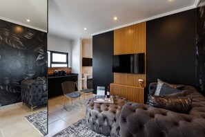 Executive Apartment | In-room dining - Bedfordview Hotel & Apartments (Germiston)