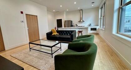 Condo C - Gallery Suites Downtown Marion