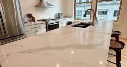 Condo C - Gallery Suites Downtown Marion