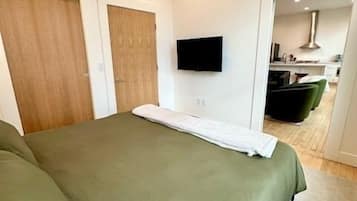 1 soverom, strykejern/-brett, wi-fi (inkludert) og sengetøy