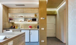 Microwave, stovetop, dishwasher - Comfortable apartment with 3 bedrooms/3 bathrooms for total 6 person (Ljubljana)