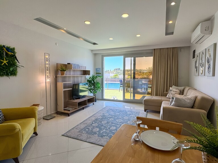 Kusadasi Lavender Residence Poolside Apartment 2 - Davutlar