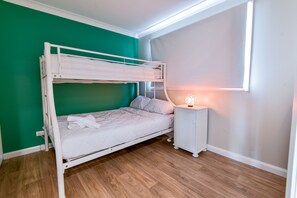 Classic Room | Free WiFi - Royal Lake Guest House (Toukley)