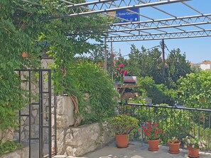 Property grounds - Holiday Home Gordana - Charming Deluxe Apartment in fabulous Hvar (HVAR (HVAR))