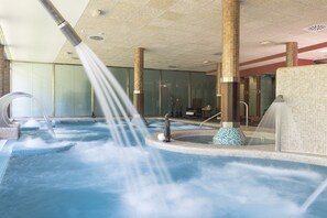 Espace de soins pour les couples, sauna, bain à remous, hammam
