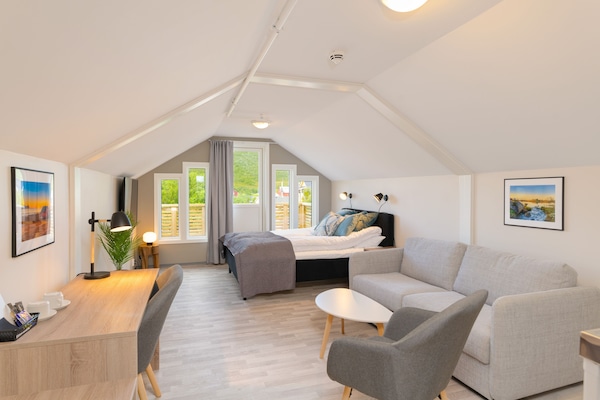 Panoramic Room