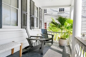 Terrace/patio - Charleston Villa | 6bd, Designer Downtown Beauty! (Charleston)