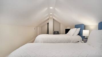 3 bedrooms, iron/ironing board, travel crib, WiFi