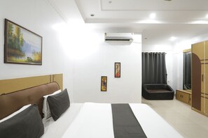 Bureau, chambres insonorisées, Wi-Fi gratuit, draps fournis