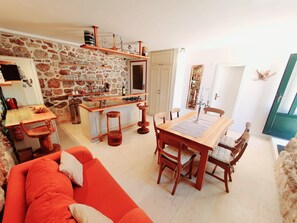 Villa, 3 Bedrooms, Smoking, Private Pool | Dining