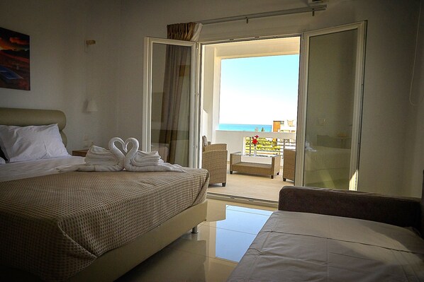 Panoramic Studio | Soundproofing, travel crib, free WiFi, bed sheets - Sunsea studios (Hersonissos)