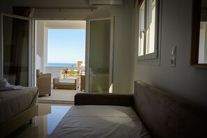 Panoramic Studio | Soundproofing, travel cot, free rollaway beds, free WiFi - Sunsea studios (Hersonissos)