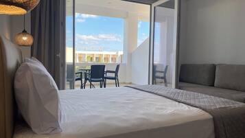Soundproofing, travel cot, free rollaway beds, free WiFi