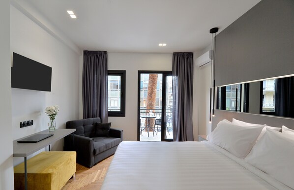 舒适公寓 | 客房内保险箱、办公桌、遮光窗帘、隔音