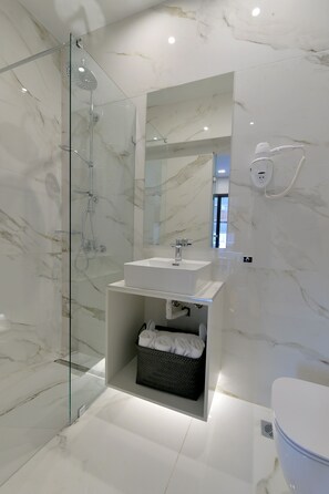 Comfort Apartment | Bathroom