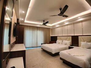 DELUXE FAMILY ROOM | Free WiFi, bed sheets - AGM GRAND HOTEL & SPA (Kanthi)