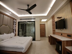 Classic Room | Free WiFi - AGM GRAND HOTEL & SPA (Kanthi)