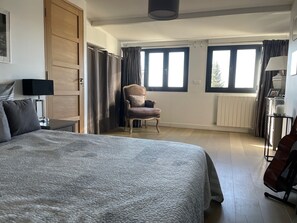 4 Schlafzimmer, Bügeleisen/Bügelbrett, WLAN, Bettwäsche