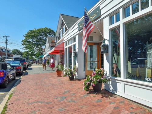 Walk to Main St and Oyster Pond in Chatham!