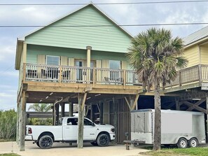 Exterior - Y-Knot Walk to Beach Pet Friendly Gated Deck (Grand Isle)