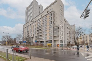Parking - Apartment Warszawa Gdańska by Renters (Warsaw)