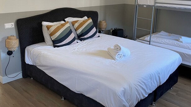 Family Quadruple Room, Multiple Beds | Hypo-allergenic bedding, pillow-top beds, in-room safe - Hotel Courage Valkenburg (Valkenburg aan de Geul)