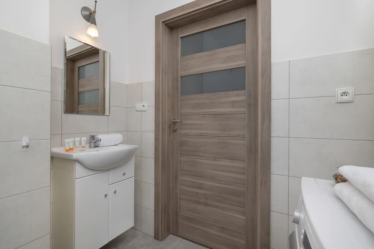 淋浴设施、吹风机