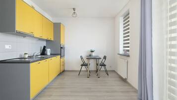 Kühlschrank, Ofen, Herdplatte, Geschirrspüler