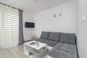 TV - Bażantów 41D | Compact Studio | Wi-Fi (Katowice)