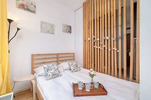 1 bedroom, iron/ironing board, WiFi, bed sheets