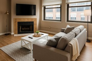 TV, fireplace