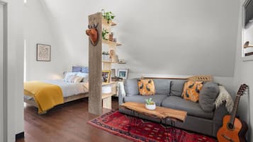 Standard Cabin | Individually decorated, desk, laptop workspace, free WiFi