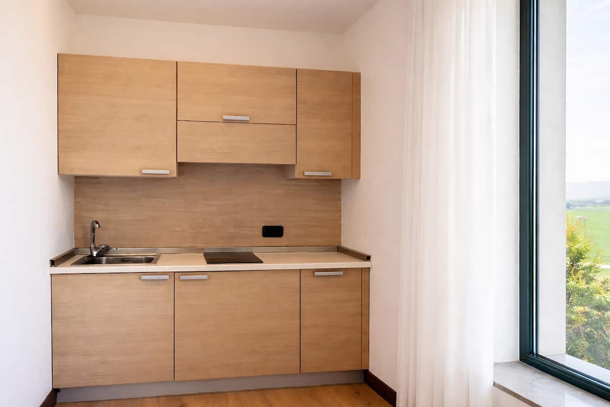 Comfort Room, Multiple Beds, Non Smoking, Kitchen | Room amenity