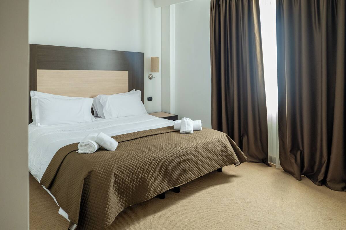 Comfort Room | 1 bedroom, in-room safe, blackout curtains, soundproofing