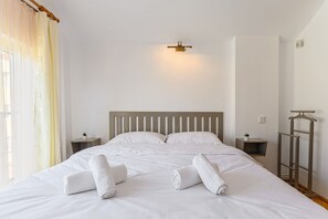 Classic Double Room, City View | Soundproofing, free WiFi, bed sheets - Pensiunea Casa Bono (Brasov)