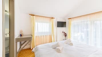 Panoramic Room, Mountain View | 1 bedroom, soundproofing, free WiFi, bed sheets
